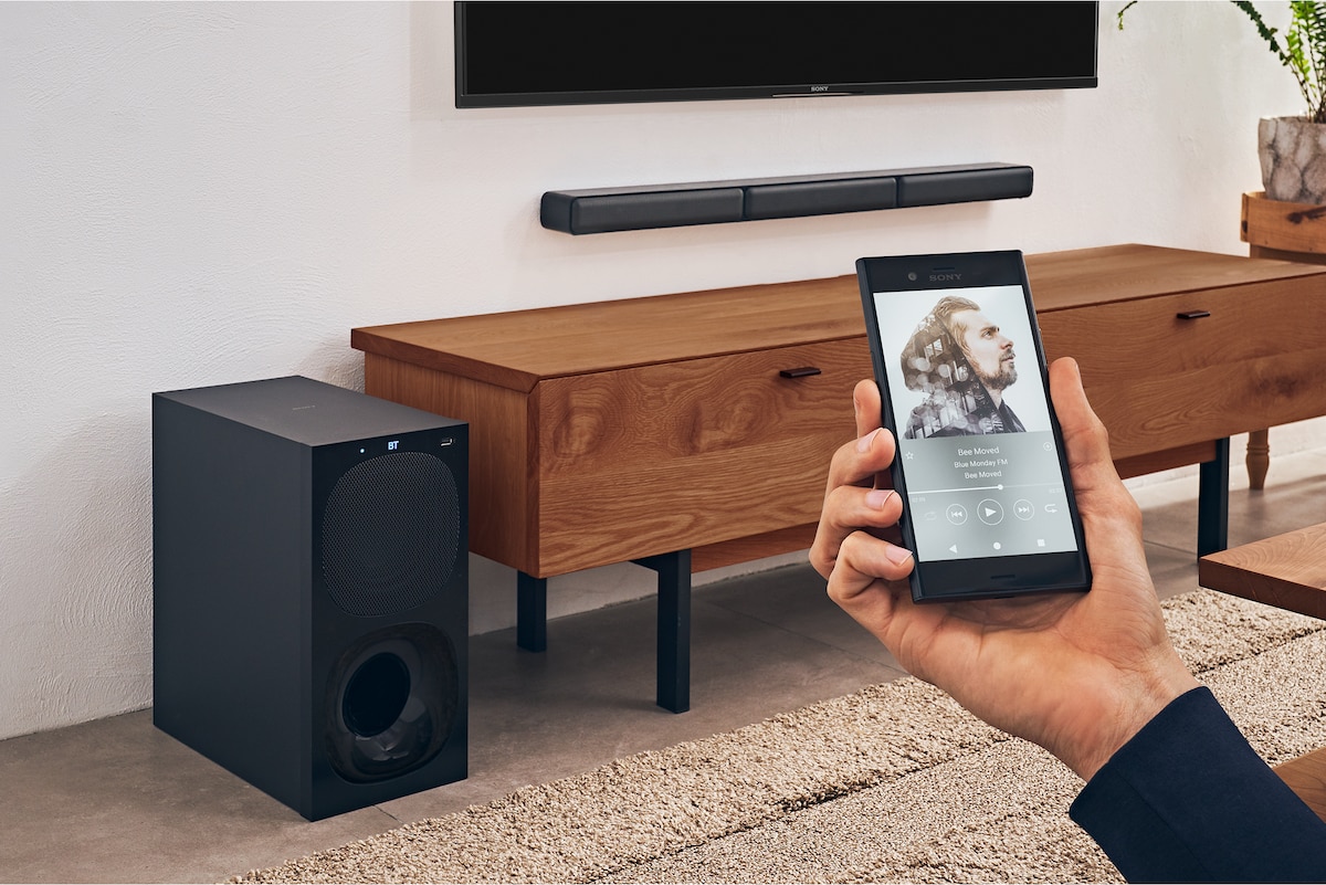 Imagen de un teléfono con conectividad Bluetooth y la HT-S40R